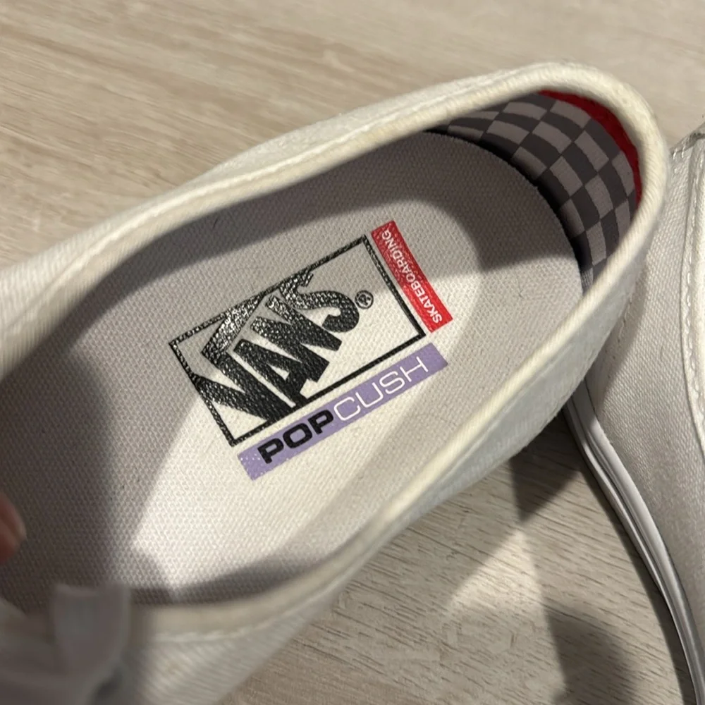 Vans skateboarding sneaker - Picture 2 of 6